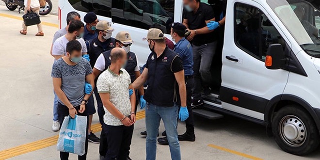 FETÖ'den gözaltına alınan 8 İKM itirafçı oldu