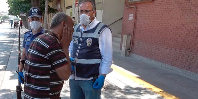 Maskesiz yakalandı, ceza kesilince kendisini tokatladı