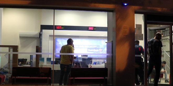 Başkent'te soygun alarmı: 1 dakikada banka kasasını boşalttılar