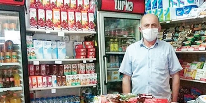 Salgında eve kapanan vatandaş bakkal amcaya vefa gösterdi