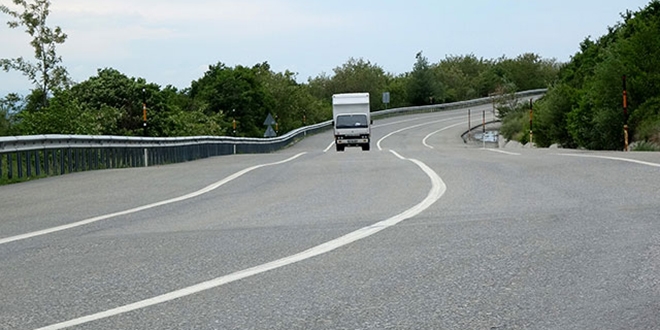 Şaşkına çeviren yol... Denemek için bölgeye geliyorlar