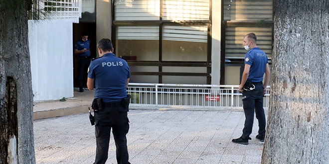 Öğretmenevi müdürüne makamında silahlı saldırı