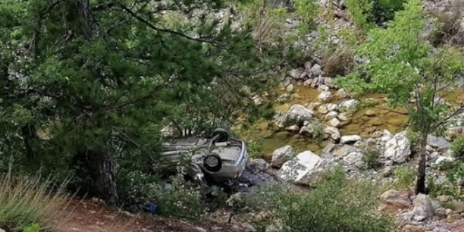 Alanya'da otomobil uçuruma yuvarlandı: 3 ölü, 4 yaralı