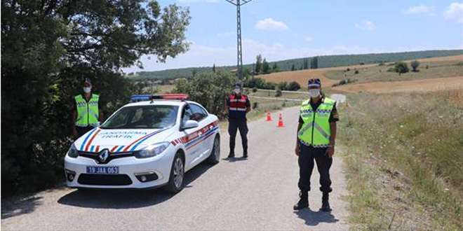 Ankara'dan ziyarete gitti, köy karantinaya alındı