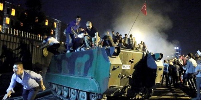 FET�'n�n kanl� darbe giri�iminin �zerinden 4 y�l ge�ti