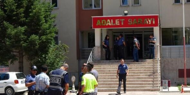İki kızına istismarda bulunduğu iddia edilen baba tutuklandı