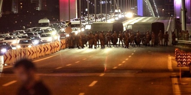 Darbeye direnen kahramanlar, mermilerin �zerine y�r�d�