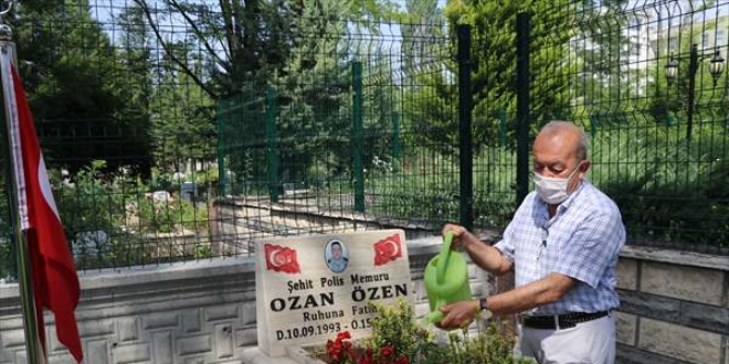 15 Temmuz �ehidi polis memurunun babas� o�luyla gurur duyuyor