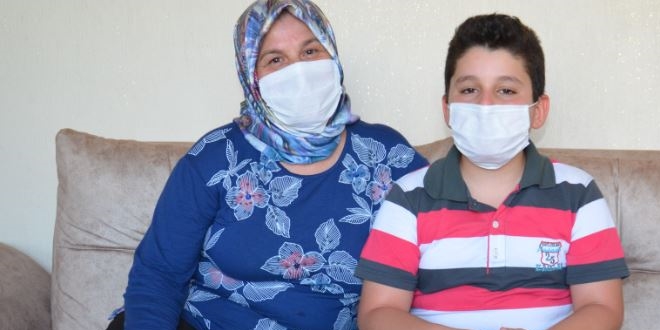 10 ya��ndaki �ocuk, tablet almak i�in biriktirdi�i paray� Mehmet�ik Vakf�'na ba���lad�