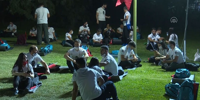 Meclis'te 'demokrasi nöbeti' başladı