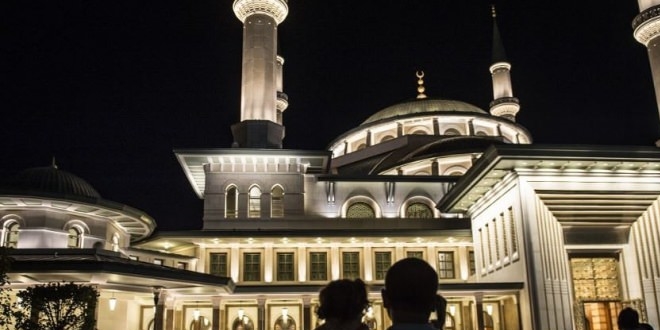 Trkiye'deki 90 bin camiden selalar ykselecek