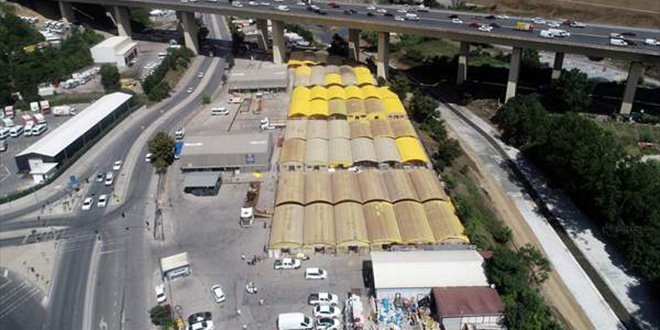 İstanbul'da kurbanlıklar pazara indi