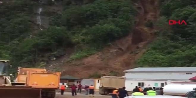 Rize'de heyelan an� kameralara b�yle yans�d�