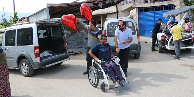 Belediye personeli engelli vatandaşı gezdirdi, görüntüler izlenme rekoru kırdı