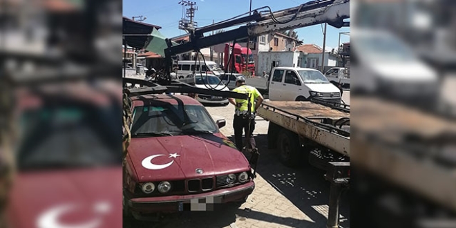 Ehliyetsiz sürücü ikiz plaka ile yakalandı! 11 bin TL ceza yedi