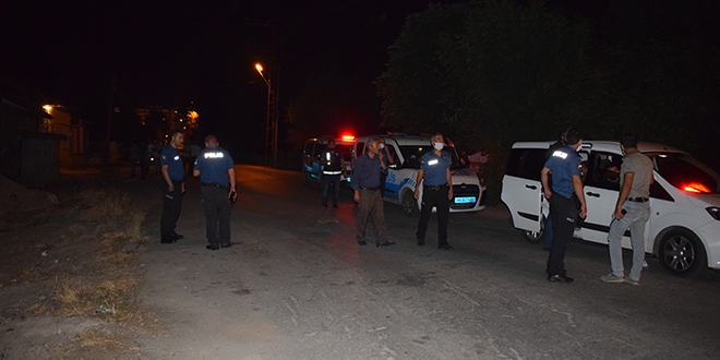 Türbe ziyareti yapanların üzerine tüfekle ateş açıldı: 2 yaralı
