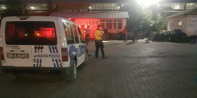 Düğünden önce kızıyla gezmesini istemediği damadını vurdu