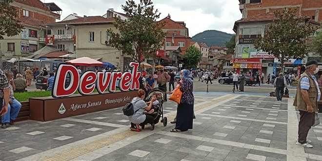 Düğüne katılan 11 kişinin testi pozitif çıktı