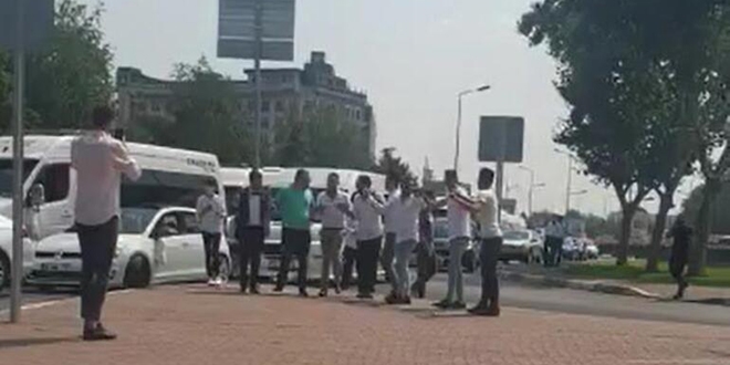 Hem trafiği engellediler hem de koronavirüsü yok saydılar