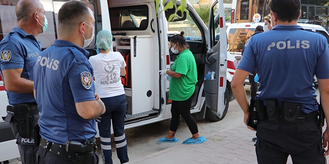 Hastaneden kaçan Kovid-19'lu kadın otobüs durağında baygın halde bulundu