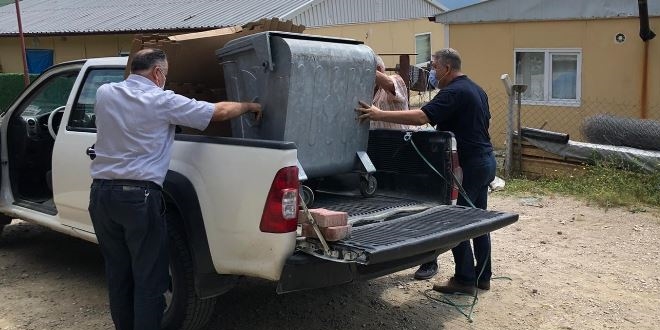 Bakanlıktan hibe çöp konteynerlerini para karşılığında sattılar