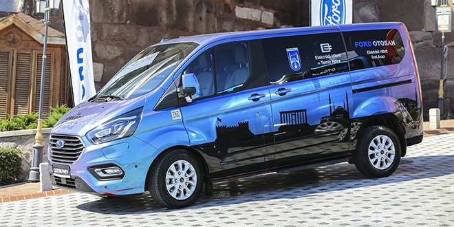 Ankara Kalesi'nde Ford'un 'hibrit' aracı servise başladı