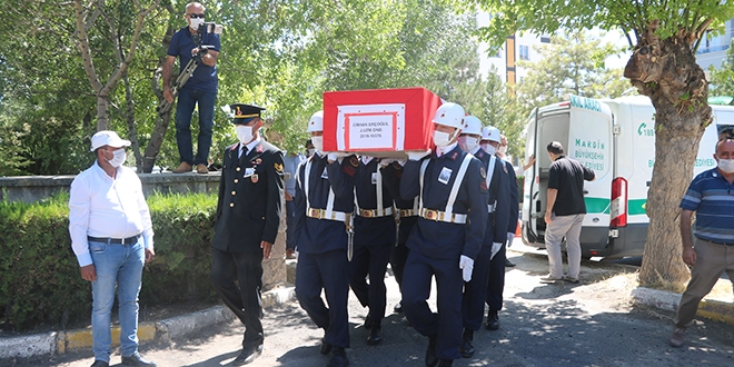 Silahı ile uğraşırken silahı ateş alan onbaşı hayatını kaybetti
