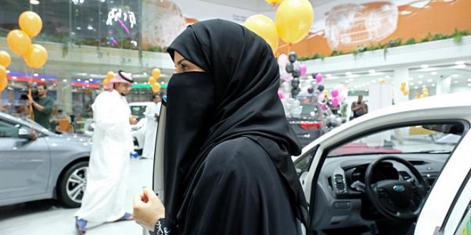 Peçe takan kadınlara maske muafiyeti