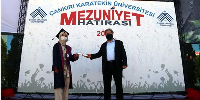 Üniversiteden randevulu mezuniyet töreni