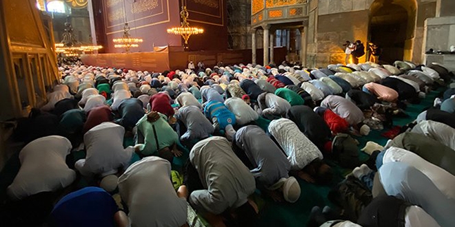 Ayasofya-i Kebir Cami-i Şerifi 24 saat ibadete açık olacak