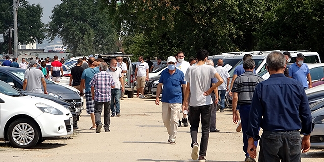 İkinci el oto pazarında müşteri çok alıcı yok