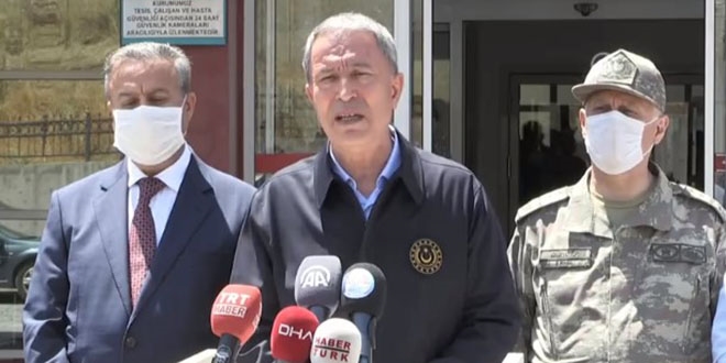 Bakan Akar'dan 'kaza' açıklaması: Araçta teknik arıza oldu