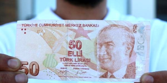 Hatalı basılan 50 TL'yi bin 500 katına satışa çıkardı