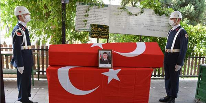 Jandarma teğmen trafik kazasında hayatını kaybetti