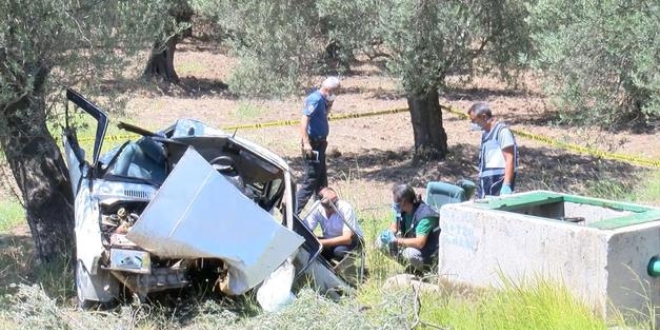 Trafik kazası geçiren imam ve kayınpederi yaşamını yitirdi