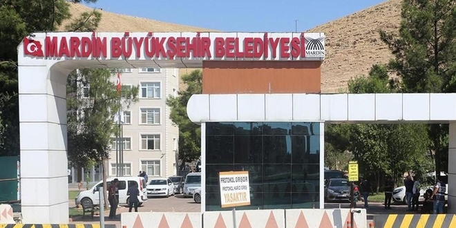 Mardin Bykehir Belediyesi'ne operasyon: 10 gzalt