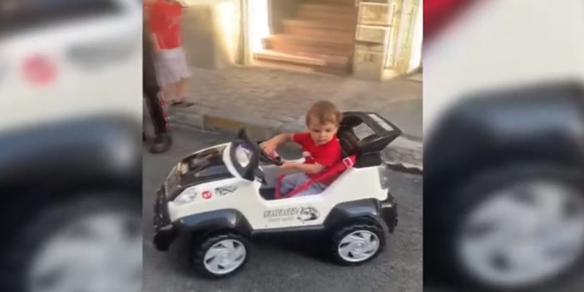 Polislerden, şehit Gökteke'nin oğluna bayram hediyesi