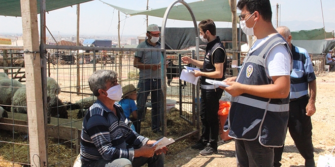 Polis sahte parayla pazarda kurbanlık aldı