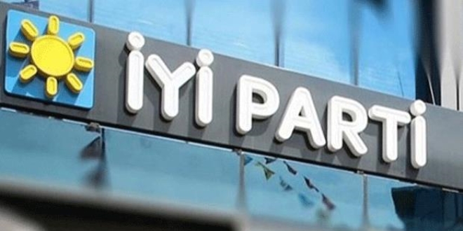 İYİ Parti Isparta İl Başkanı ve 7 ilçe başkanı istifa etti