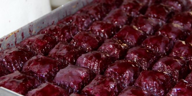 'Mor baklava' yapmaya başladı, siparişlere yetişemiyor