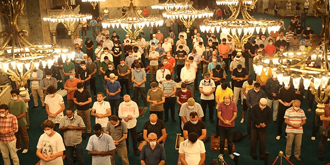 Ayasofya-i Kebir Cami-i Şerifi'ne ziyaretler sürüyor