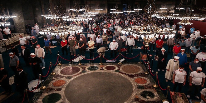 Ayasofya-i Kebir Cami-i Şerifi'nde 86 yıl sonra ilk bayram namazı