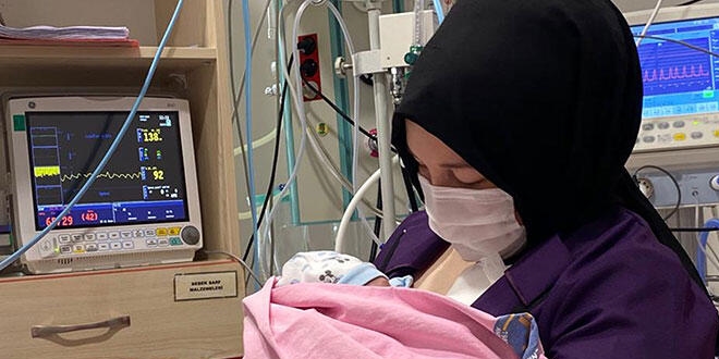 Dünyada bir ilk: Kadavradan nakil ile bebeğine kavuştu