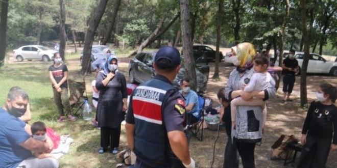 İstanbullular, bayram tatilini yeşil alanlarda değerlendiriyor