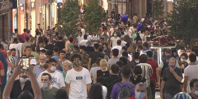 İstiklal Caddesi'nde dikkat çeken yoğunluk