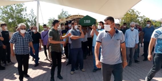 Bakan Selçuk denizde boğulan lise öğrencisinin ailesine başsağlığı diledi