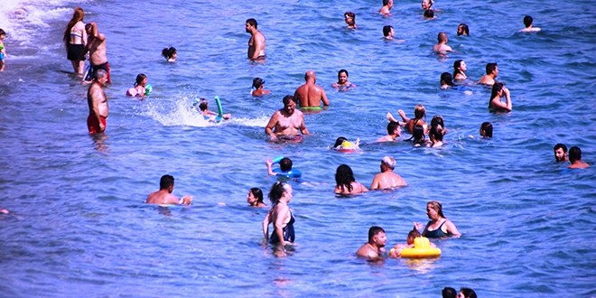 Koronavirüs tatilde... Maske ve sosyal mesafe unutuldu