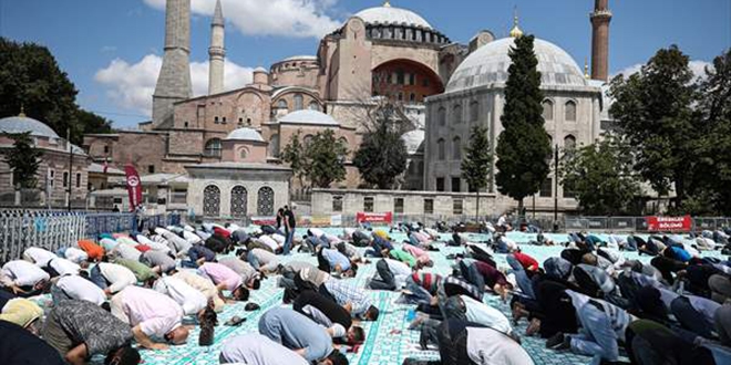 Ayasofya-i Kebir Cami-i �erifi'ne yo�un ilgi devam ediyor