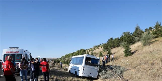 ASELSAN servisi ile otobüs kaza yaptı: 1 ölü, 2'si ağır 8 yaralı