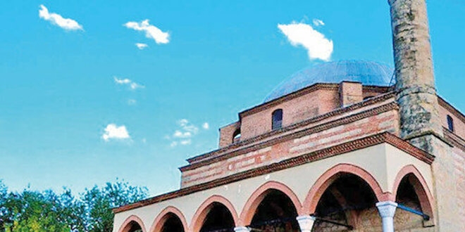 Yunanistan'daki Kurşunlu Camii'ne çirkin saldırı